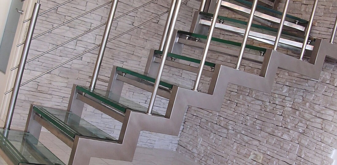 Лестницы из стали