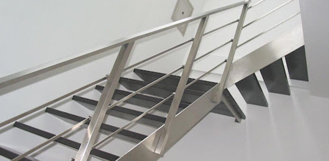 Процесс изготовления лестниц из нержавеющей стали